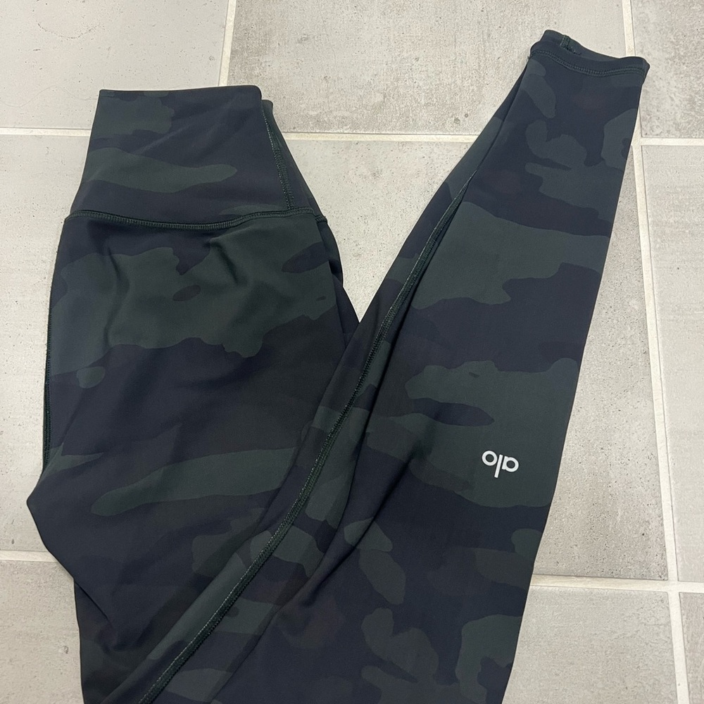 Alo Yoga Camouflage Leggings